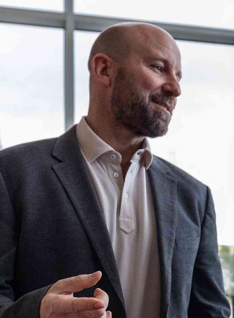 Meta AI战略分歧：超级智能与商业变现的对决(图6)