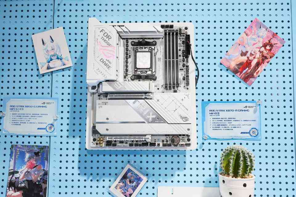 ROG玩+乐园亮相BW2025：初音未来联名主板震撼登场(图18)