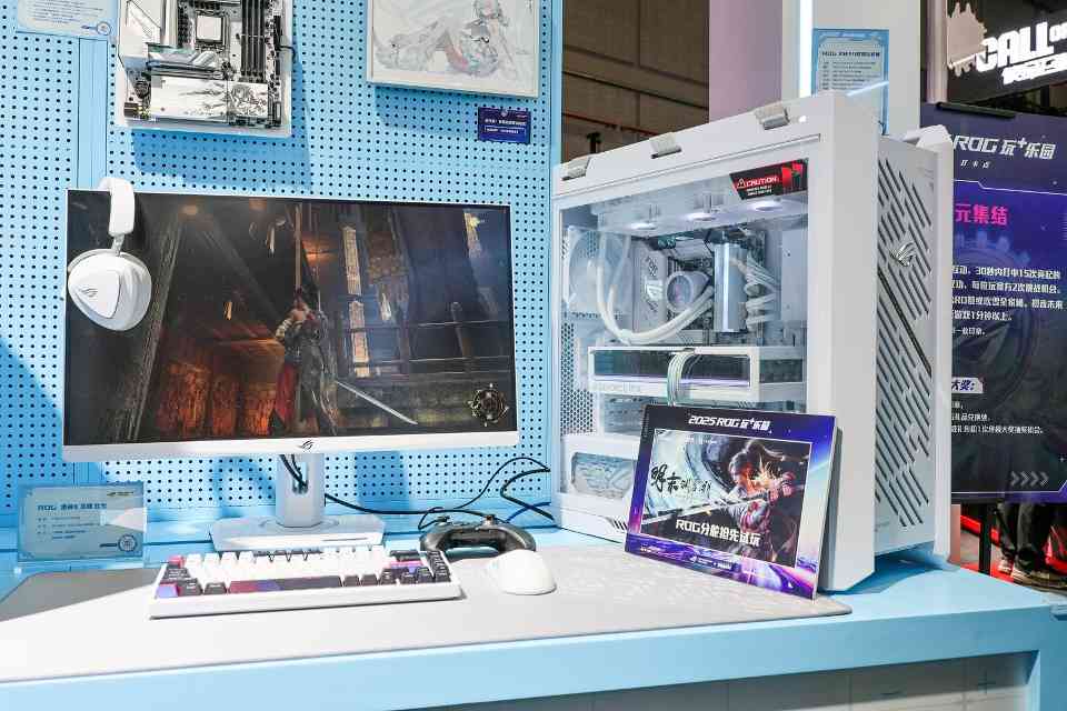 ROG玩+乐园亮相BW2025：初音未来联名主板震撼登场(图17)