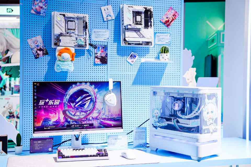 ROG玩+乐园亮相BW2025：初音未来联名主板震撼登场(图19)