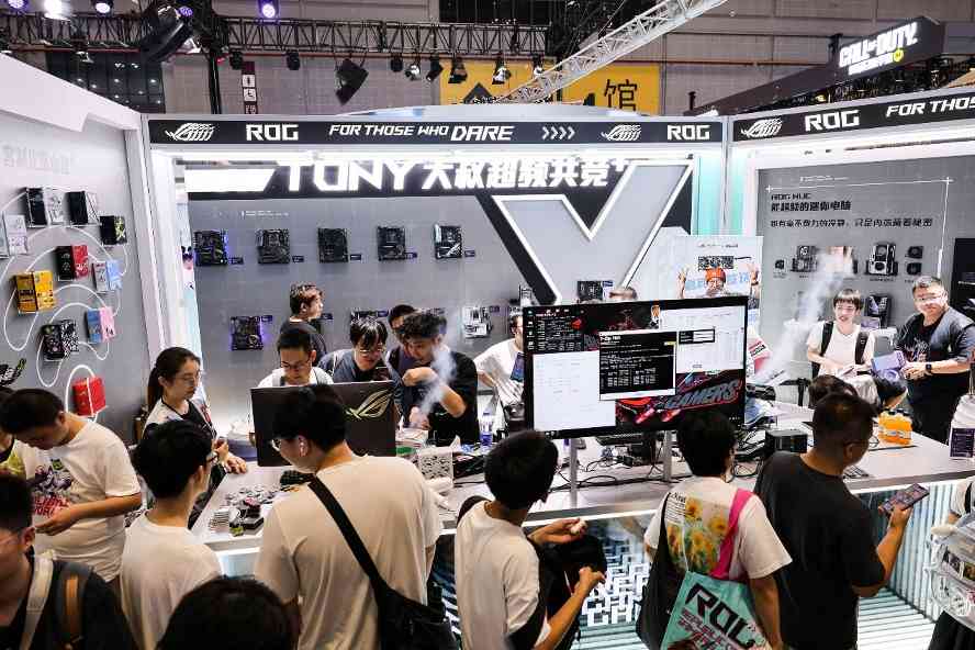 ROG玩+乐园：二次元IP联名电竞硬件展台全解析(图16)