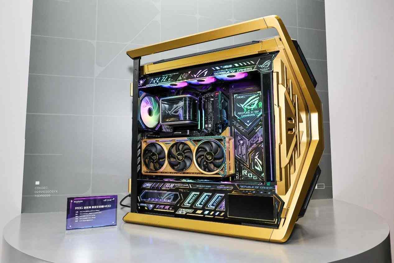 ROG玩+乐园：二次元IP联名电竞硬件展台全解析(图24)