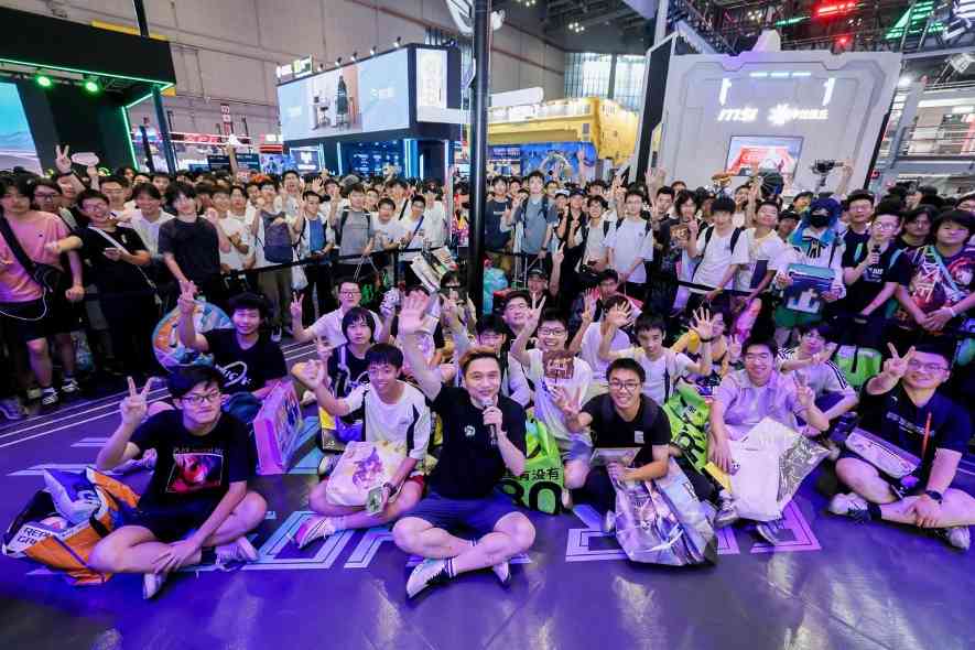 ROG玩+乐园：二次元IP联名电竞硬件展台全解析(图28)