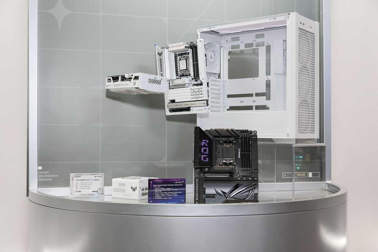 ROG亮相BW2025：超频挑战与背置革新引领硬件新趋势(图6)