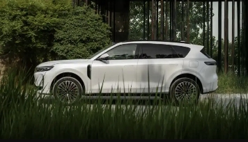 岚图FREE+搭载英得尔车载冰箱 智能座舱引领高端出行(图5)