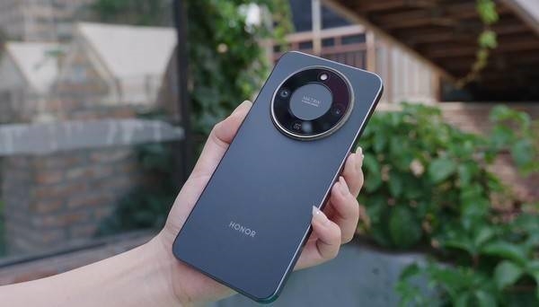 2025高性价比手机推荐对决！闭眼入的旗舰平替(图1)