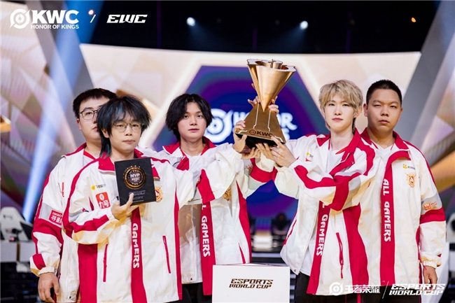 中国电竞健儿在“EWC电竞世界杯”夺冠 九号电动车成大赢家(图1)