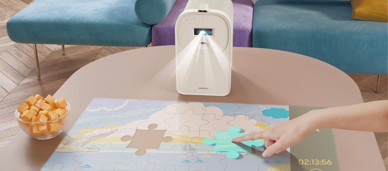 首款触控投影仪发布 三色激光多场景交互(图2)