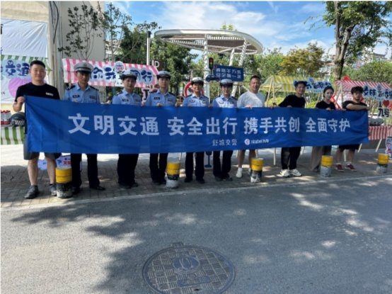 九号电动车携手交警开展安全科普活动提升全民交通安全意识(图1)