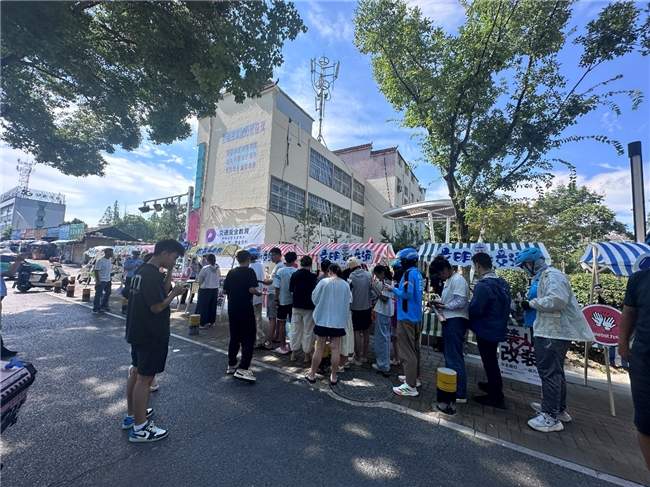 九号电动车携手交警开展安全科普活动提升全民交通安全意识(图3)