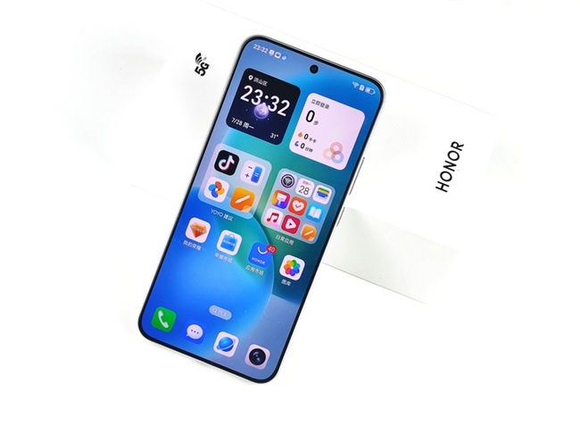 荣耀X70重新定义大电池手机标准：8300mAh续航王者(图1)