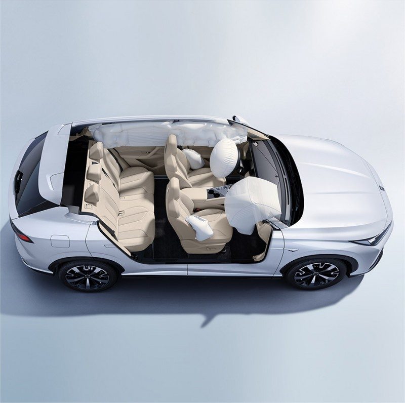 十万级混动SUV标杆之作，长续航智能配置重新定义家用车价值(图2)