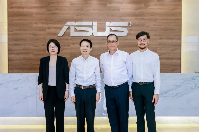华硕创新产业化基地上海启航，AI技术赋能产业转型新突破(图1)