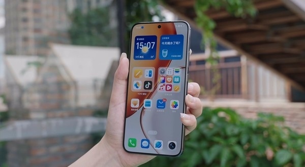 荣耀X70成外卖员首选手机 8300mAh电池防摔防水助力全天送餐(图2)