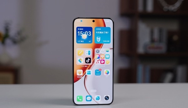 荣耀X70成2025高性价比手机推荐榜首，8300mAh电池+三防认证(图2)