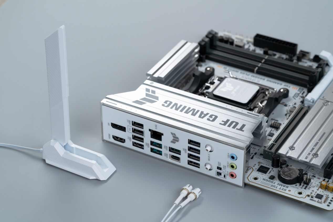 华硕B850重炮手主板升级WiFi 7 支持DDR5 8000+(图6)