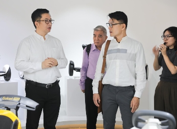 新加坡代表团探访九号公司 聚焦短途交通科