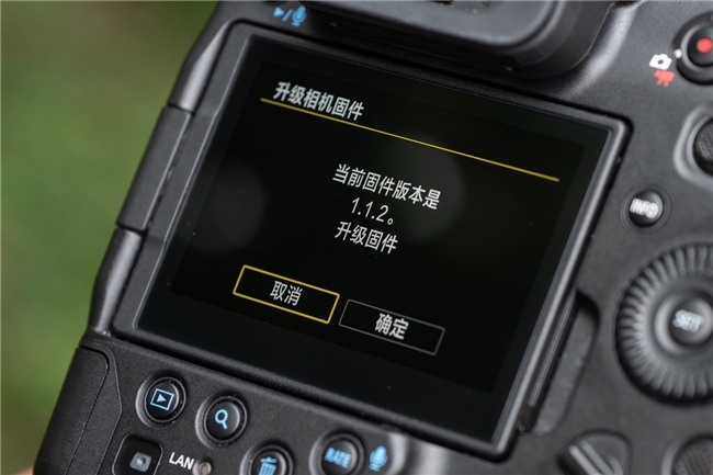 EOS R1 1.1.2固件升级优化体育摄影对焦体验(图2)