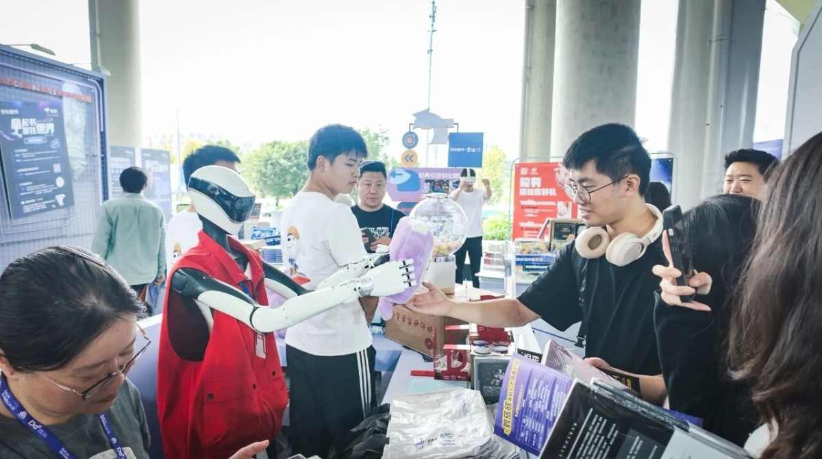 机器人嘉宾星动Q5助力科幻展会体验升级(图8)