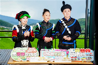 父女12年背书上学，民族品牌用星光关爱计划守护成长路(图8)