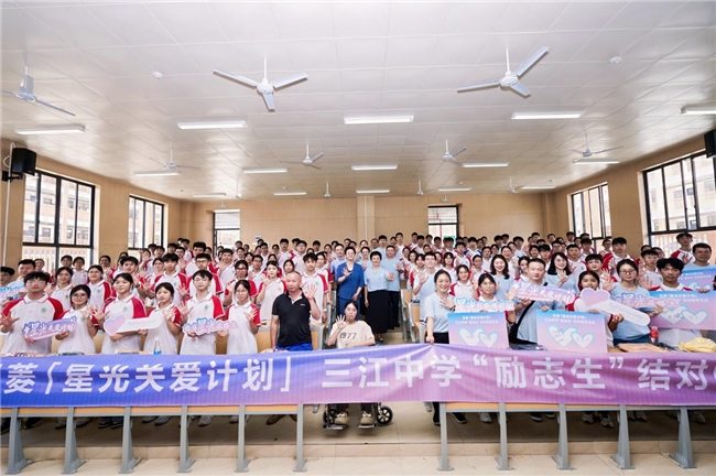 父女共赴大学路 五菱星光S温暖守护(图6)