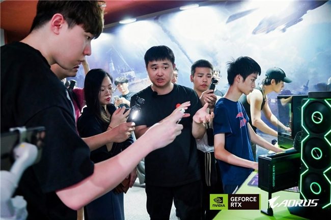 NVIDIA RTX 50系显卡引领沉浸式技术体验，揭晓全景光追与AI渲染突破(图11)