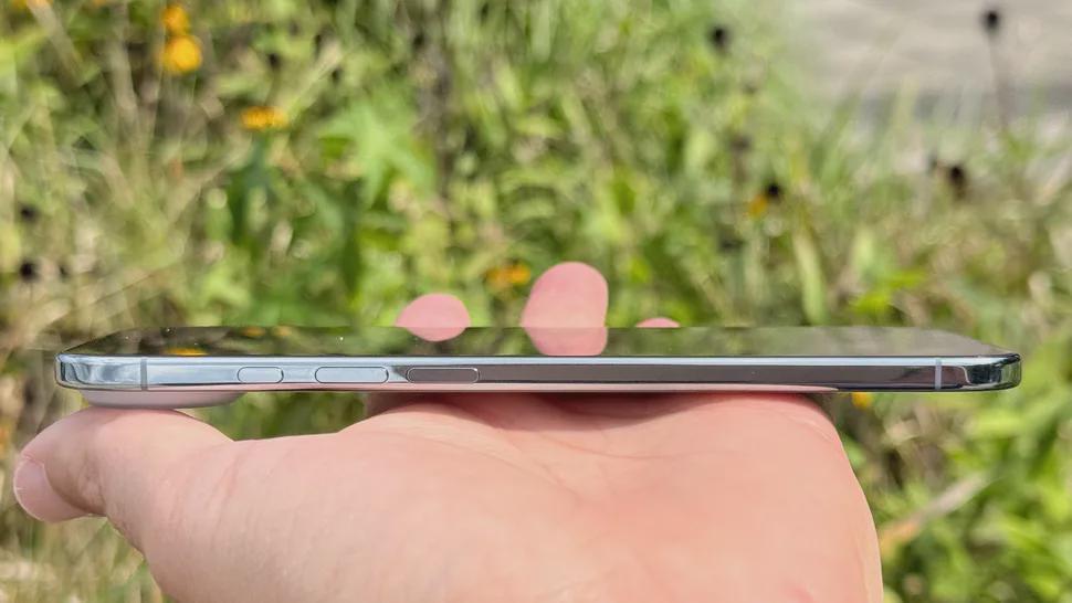 极致轻薄体验与取舍，iPhone Air深度评测解析(图2)